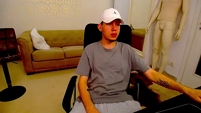 KrewVaughn online show from April 5, 9:28 am