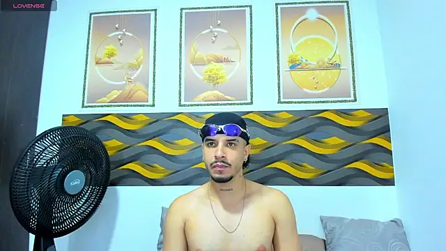 Leon Hotx online show from May 30, 7:25 pm