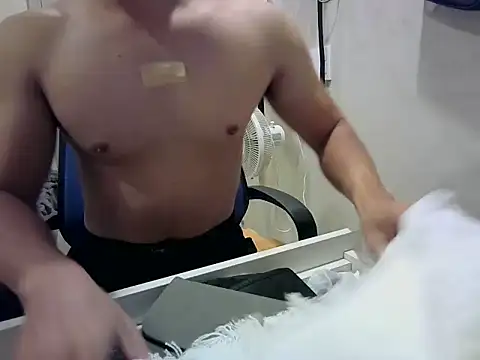 ZhangQing95 online show from April 17, 2:31 pm