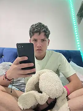 Theus26  online show from March 31, 12:01 am