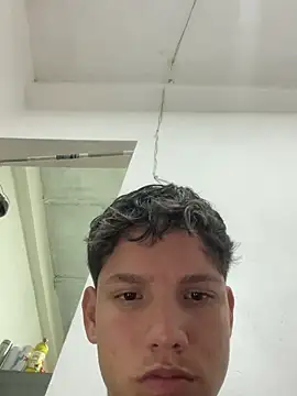 Theus26  online show from April 7, 2:22 am