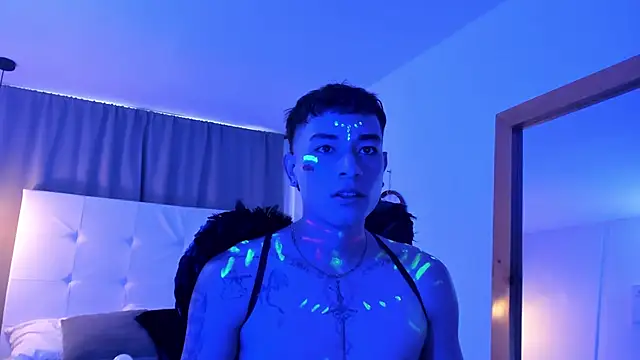 Thiago 2003  online show from March 30, 1:23 pm