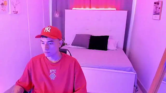 Thiago 2003  online show from April 12, 1:23 pm