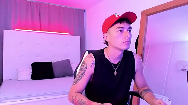 Thiago 2003  online show from April 15, 12:49 pm