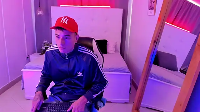 Thiago 2003  online show from April 13, 1:34 pm