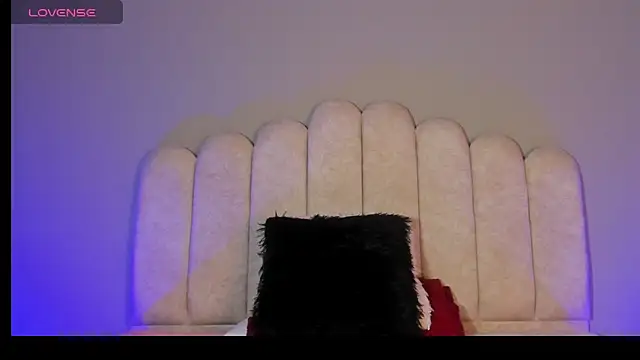 latinlove2005 online show from April 23, 1:43 am