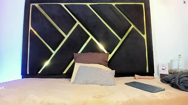 ALEX SCOT online show from April 7, 7:47 pm