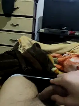 JoyousArray85 online show from April 4, 10:51 pm