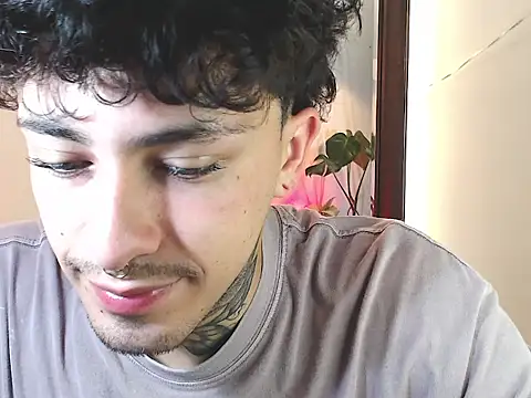 stevennavarro online show from March 21, 8:19 am