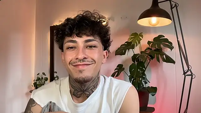 stevennavarro online show from April 13, 3:01 pm