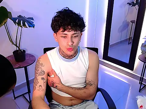 stevennavarro online show from March 25, 3:54 am