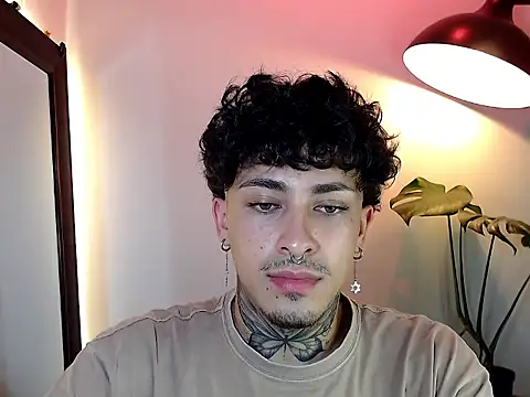 stevennavarro online show from April 9, 10:49 pm