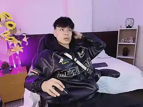 Andreew Style online show from April 2, 9:00 pm