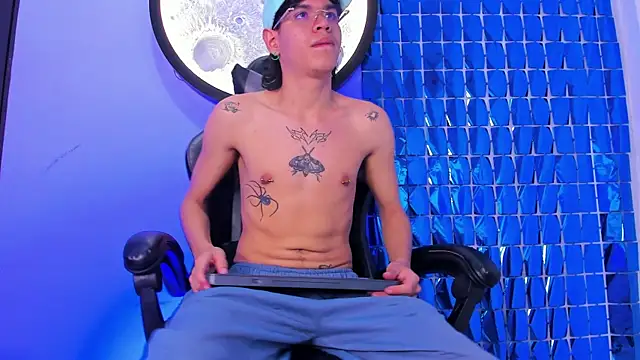 Bennet-Grayy online show from April 7, 3:50 am