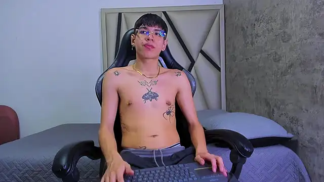 Bennet-Grayy online show from May 29, 4:22 am