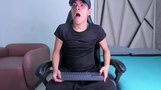 Bennet-Grayy online show from May 30, 4:23 am