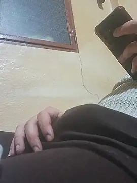 mohmmadboudi7 online show from April 1, 10:51 pm