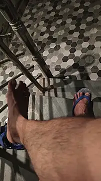 xyz 2giT online show from April 3, 6:04 pm