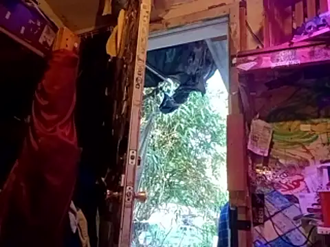 nearby causual online show from April 8, 4:49 pm