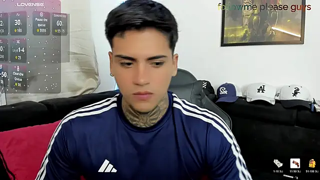 sweetlatinoboy online show from April 7, 9:15 pm