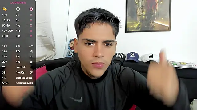 sweetlatinoboy online show from March 22, 12:10 pm