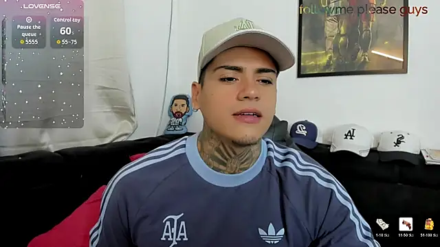 sweetlatinoboy online show from April 9, 10:10 am