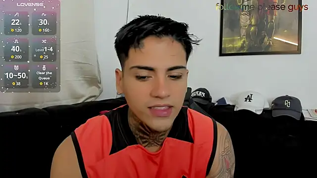 sweetlatinoboy online show from April 1, 11:34 am