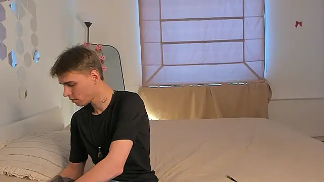 Shadow blink online show from March 21, 12:20 pm