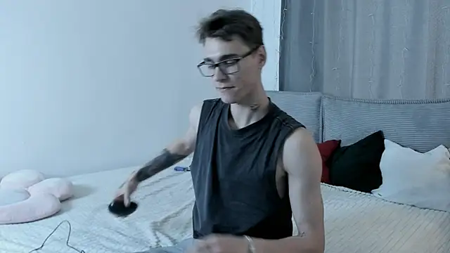 Shadow blink online show from April 2, 1:08 pm