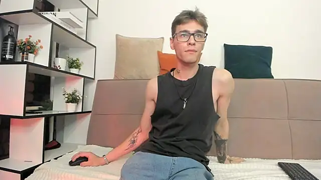 Shadow blink online show from April 14, 3:33 pm