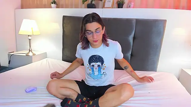 Keita Moon online show from April 13, 12:39 pm