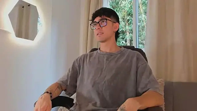 etham wolf1 online show from April 11, 6:00 pm