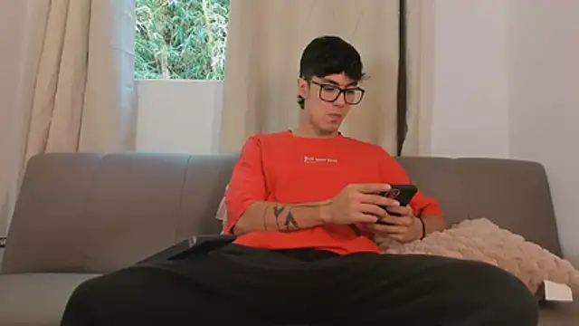 etham wolf1 online show from April 2, 5:21 pm