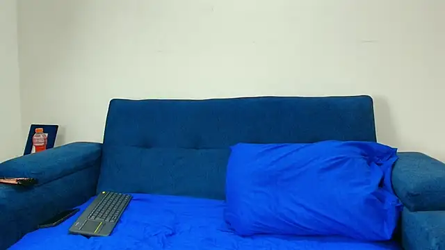 Yoshua Smith online show from April 2, 7:44 pm