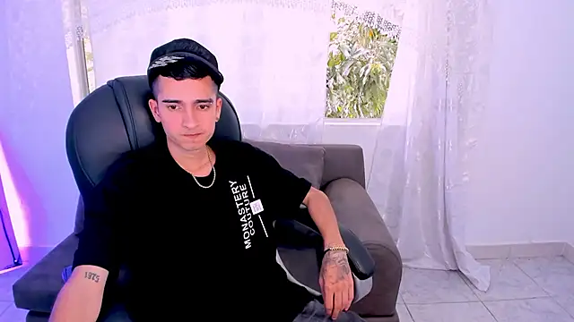 Ethann Boy online show from April 3, 8:27 pm