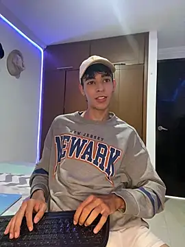 Milo Gunnar online show from March 19, 10:13 pm