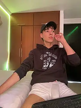 Milo Gunnar online show from April 11, 9:18 pm