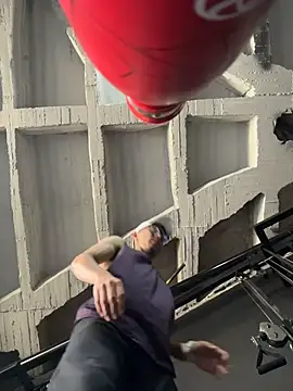 LeonBlazze online show from April 10, 3:19 pm