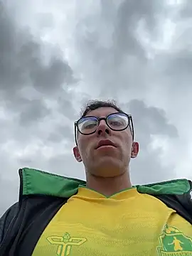 LeonBlazze online show from April 11, 5:27 pm