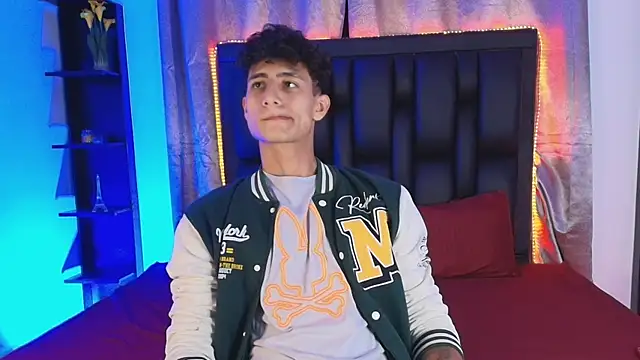 MaxiimoRomano  online show from June 23, 4:21 pm