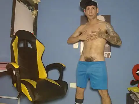 ricardo big cock online show from April 7, 10:43 pm