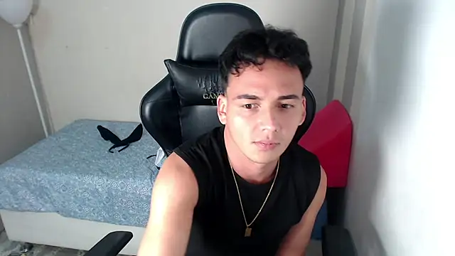 Mathias twinkk online show from April 4, 4:09 am