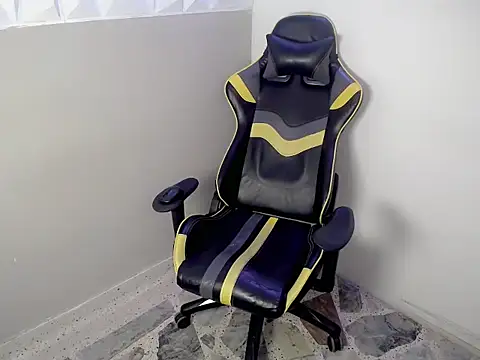 Mathias twinkk online show from April 10, 6:53 am