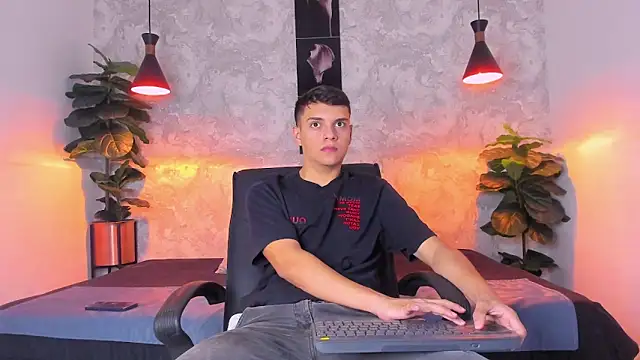 ian jacob online show from April 7, 7:36 pm