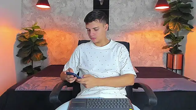 ian jacob online show from April 9, 7:09 pm