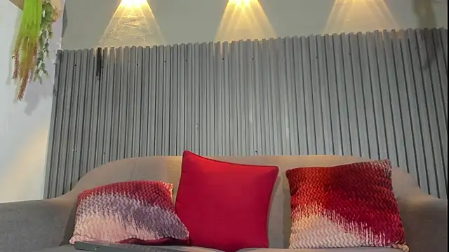 Emmyy Fantasy online show from March 26, 1:37 pm