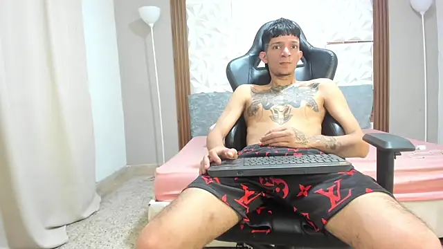 Hot Gaara  online show from April 9, 6:19 am