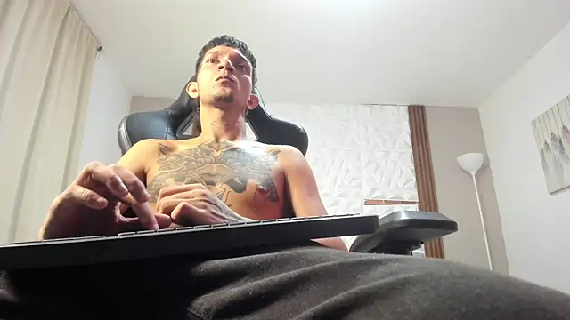 Hot Gaara  online show from April 11, 9:02 am