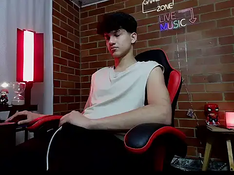 Kurtt   online show from March 25, 4:05 am