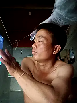 boy-pho- online show from April 7, 7:30 am